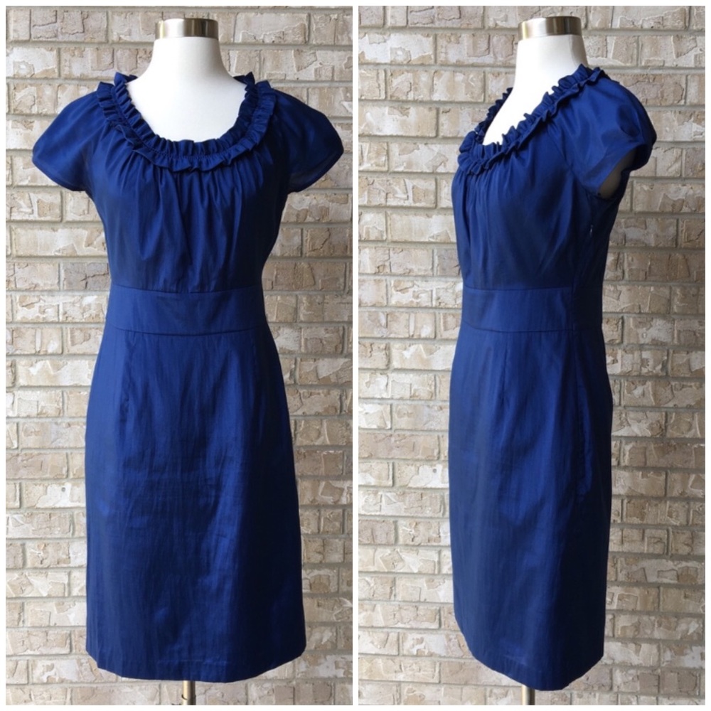 The Limited Short Sleeve Lined Dress Size 4 🌸